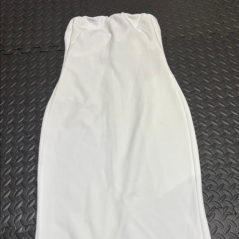 Babaton - White Strapless Dress